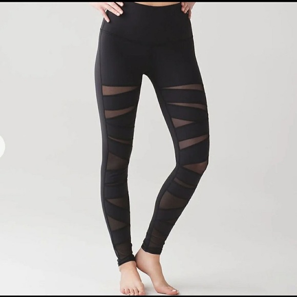 lululemon tech mesh wunder under